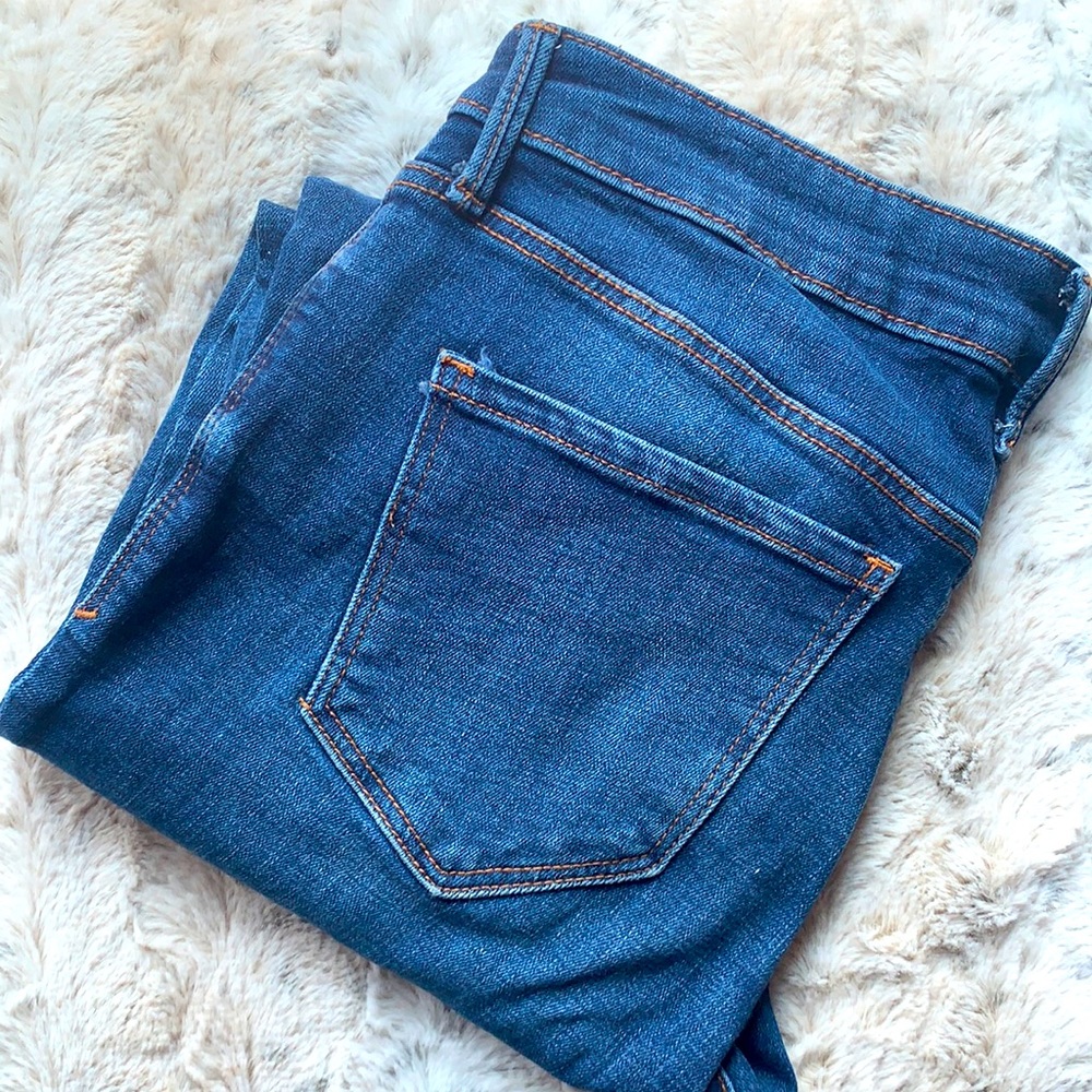 Old Navy Rockstar Super Skinny Distressed Jeans
